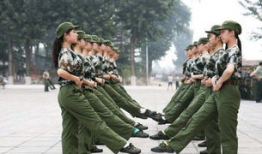 潍坊军训女生跳舞吃瓜爆料,校园风云再起